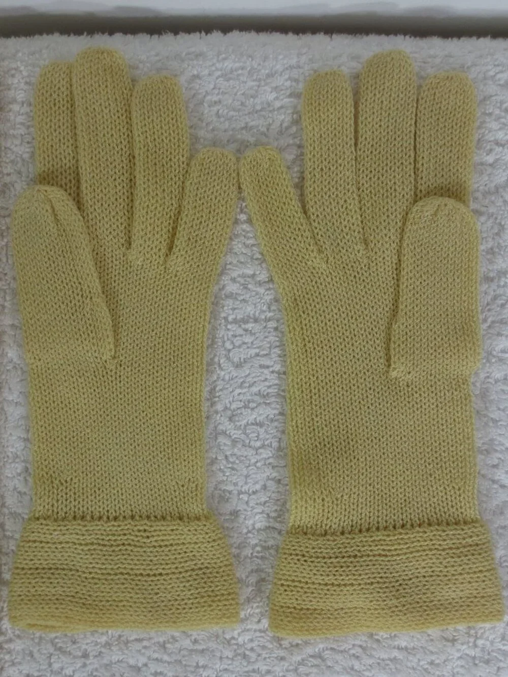 Vintage Gloves Yellow Pointelle Knit French Cuff Wristlet 9 in. Women's size 7